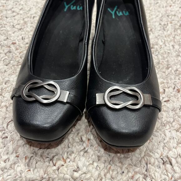 Yuu Monica Slip On Wedge Heels Sz 6.5 Black Casual Classic Career Business - Picture 4 of 7